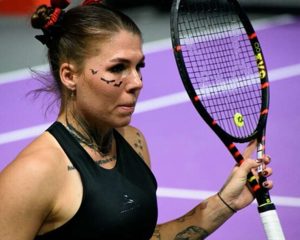 "Питання базових цінностей": Олександра Олійникова відмовиться від рукостискання та фото з угорською тенісисткою