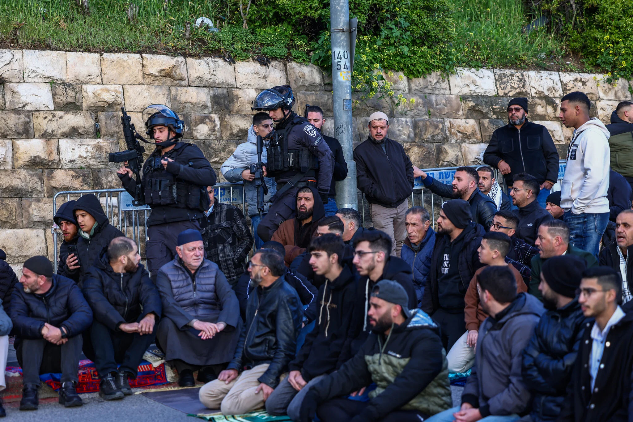 Cops forcefully clear Eid prayers outside Jerusalem's Old City amid Iran war closure | The Times of Israel
