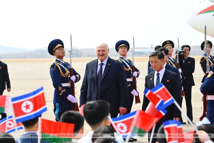 Олександр лукашенко ким чен Ин