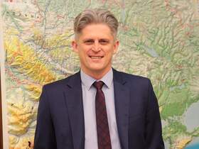 Мільйонні зарплати та 100 тисяч доларів готівки: що задекларував кандидат у наглядову раду 