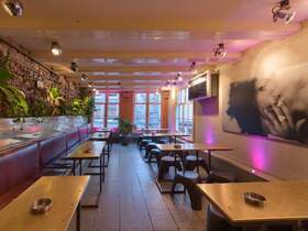 У Черкасах відкрився Chill 44, який підозріло нагадує скандальну мережу U420