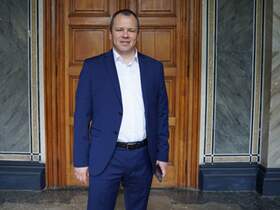 Чотири квартири та понад 770 тисяч гривень зарплати: ректор ЧНУ Руслан Білоскурський оприлюднив декл…