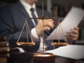 Мовний аргумент не спрацював: львівський підприємець сплатить 112 тисяч штрафу за нелегальні iPhone